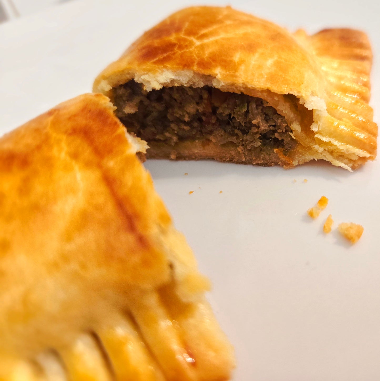 Pâté Haïtien - Pâté Kode Ayisyen - Authentique Pâté Kode Haïtien | Poulet, bœuf ou hareng fumé | Boîte de 10