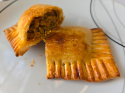 Pâté Haïtien - Pâté Kode Ayisyen - Authentique Pâté Kode Haïtien | Poulet, bœuf ou hareng fumé | Boîte de 10