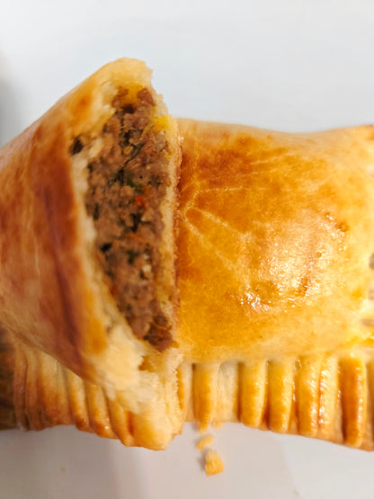 Pâté Haïtien - Pâté Kode Ayisyen - Authentique Pâté Kode Haïtien | Poulet, bœuf ou hareng fumé | Boîte de 10