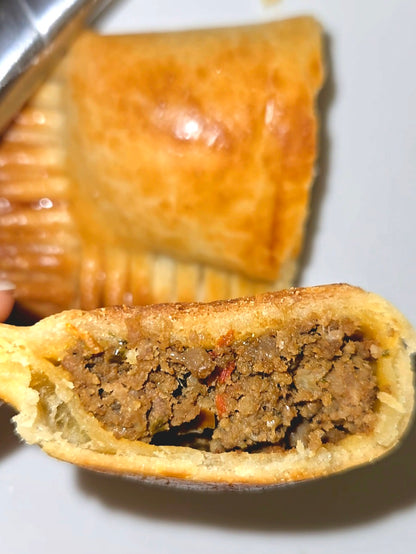 Pâté Haïtien - Pâté Kode Ayisyen - Authentique Pâté Kode Haïtien | Poulet, bœuf ou hareng fumé | Boîte de 10